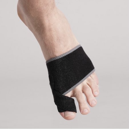 Adjusting the foot thumb splint HALLUX STOP Adjusting the foot thumb splint HALLUX STOP